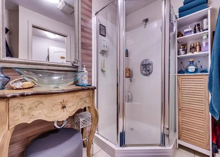 Cozy Loft In The Heart Of St-Sauveur Village!