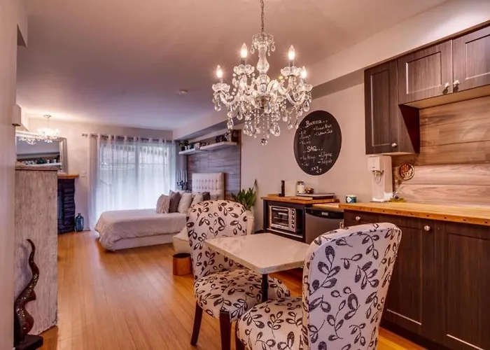 Cozy Loft In The Heart Of St-Sauveur Village!