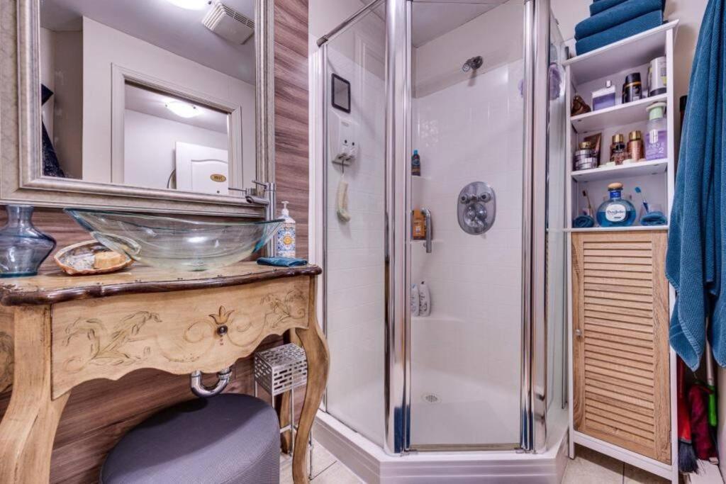 Cozy Loft In The Heart Of St-sauveur Village! *
