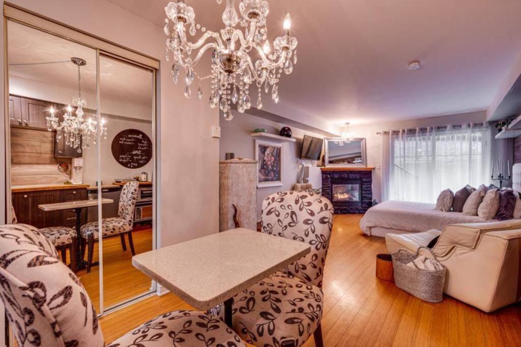 Apartment Cozy Loft In The Heart Of St-sauveur Village!